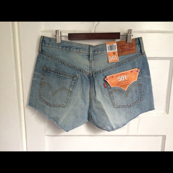 NWT Levi 501 shorts - Picture 2 of 2
